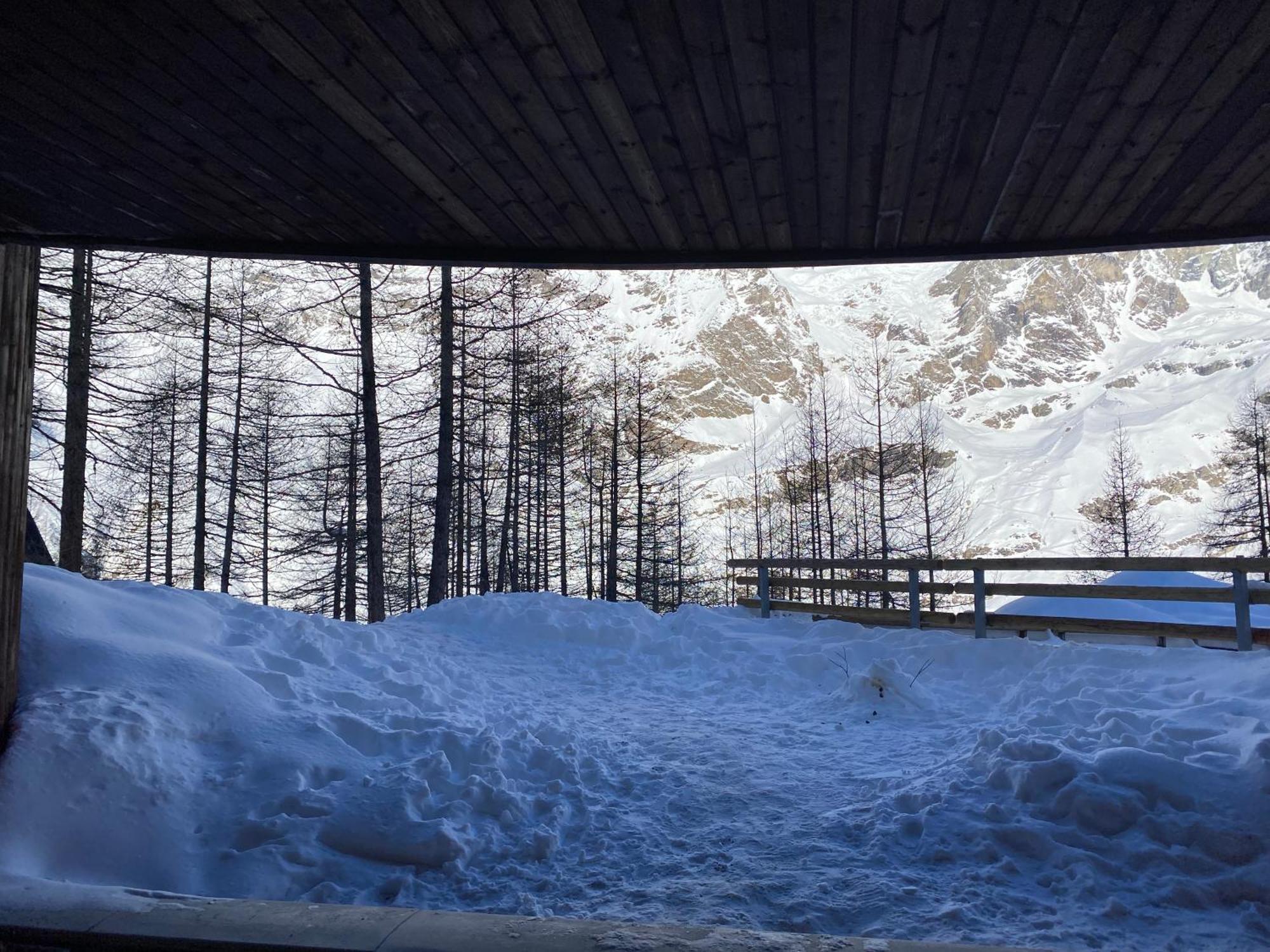 Incantevole Appartamento Stile Chalet Breuil Cervinia Luaran gambar